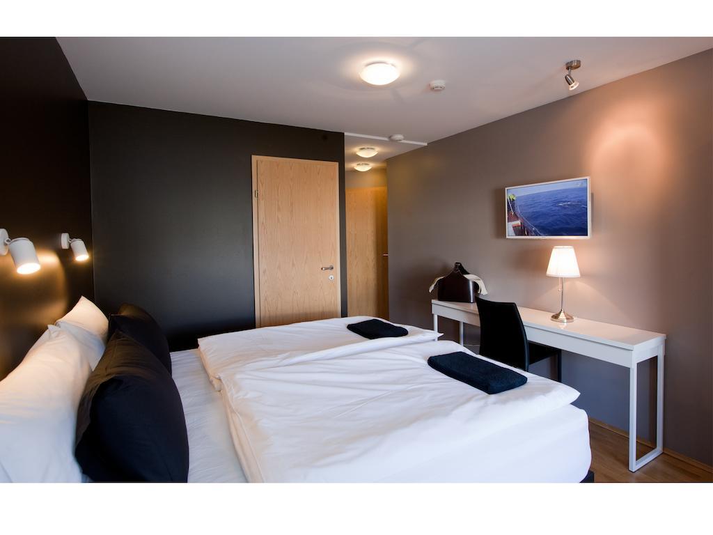 Torg Guest House Akureyri Room photo